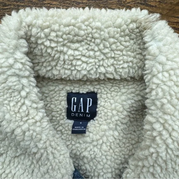 GAP Blue Denim Jacket with White Sherpa Collar and Lining S - Picture 2 of 10